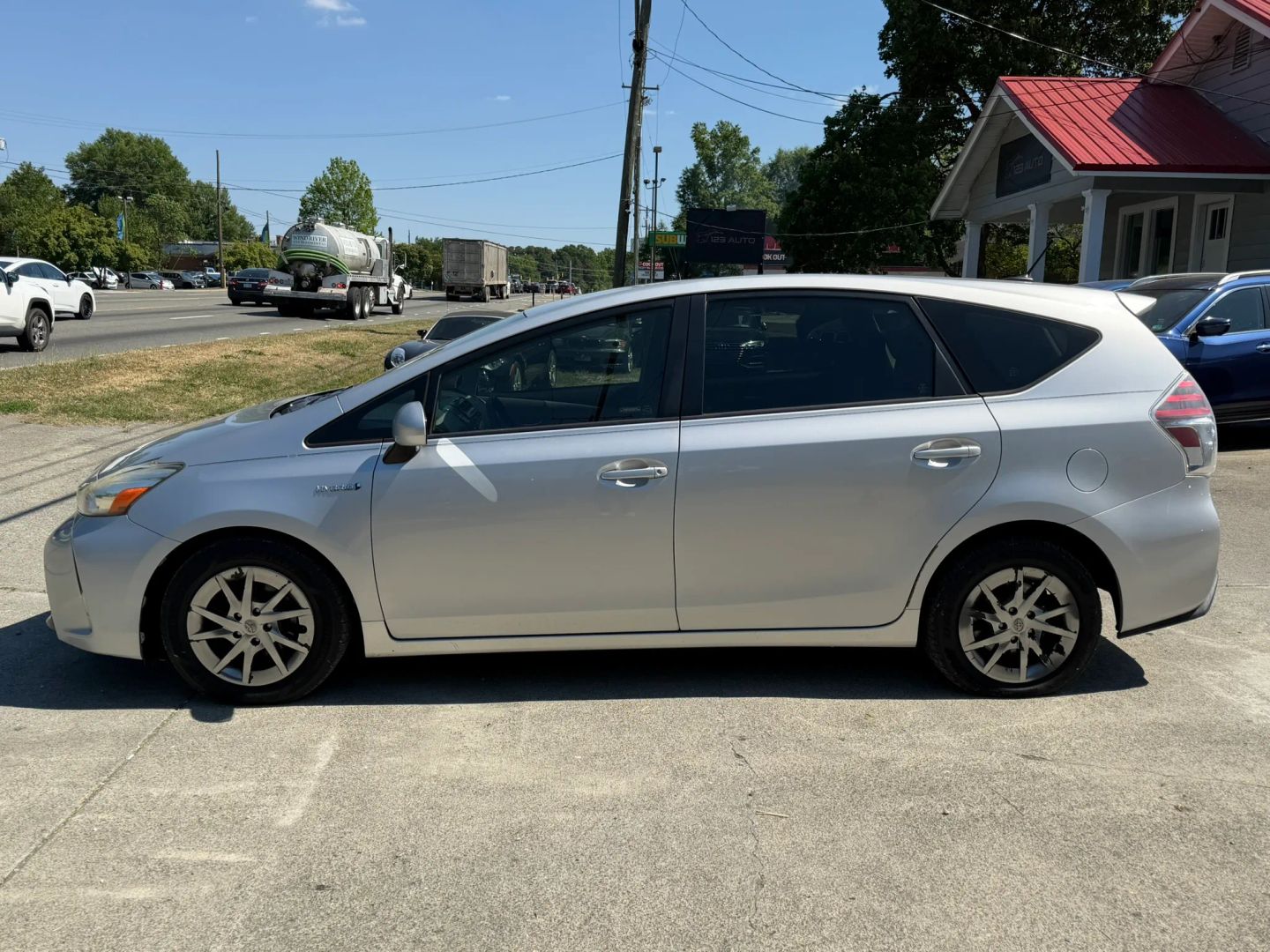 toyota prius v 2016 JTDZN3EU1GJ045779 image toyota prius v 2016 JTDZN3EU1GJ045779 image